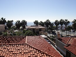 Balboa Inn, On the Beach