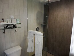 Balboa Inn, On the Beach