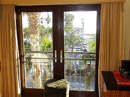 Balboa Inn, On the Beach