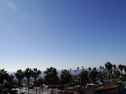 Balboa Inn, On the Beach