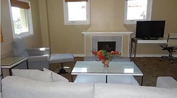 Balboa Inn, On the Beach