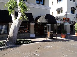 Balboa Inn, On the Beach