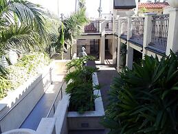 Balboa Inn, On the Beach