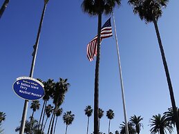 Balboa Inn, On the Beach