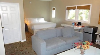 Balboa Inn, On the Beach