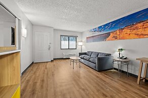 Days Inn by Wyndham Buena Park