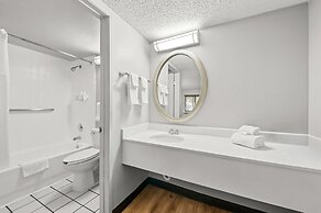 Days Inn by Wyndham Buena Park