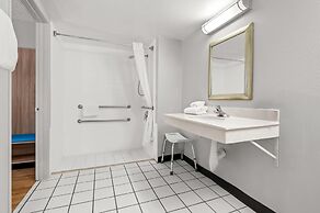 Days Inn by Wyndham Buena Park