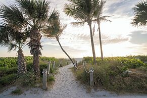 Tween Waters Island Resort & Spa