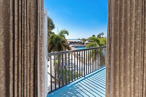 Postcard Inn On The Beach