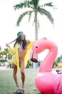 Postcard Inn On The Beach