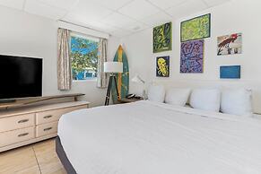 Postcard Inn On The Beach