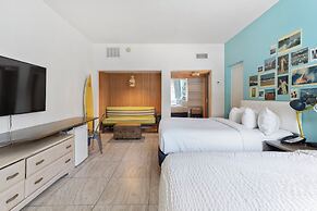 Postcard Inn On The Beach