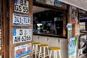 Postcard Inn On The Beach