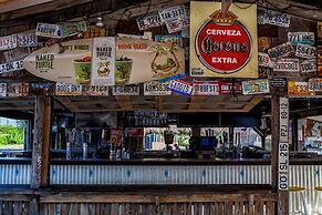 Postcard Inn On The Beach