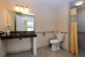 Quality Inn & Suites Vandalia near I-70 and Hwy 51