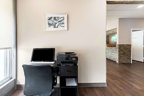 Quality Inn & Suites Vandalia near I-70 and Hwy 51