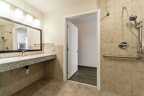 Quality Inn & Suites Vandalia near I-70 and Hwy 51