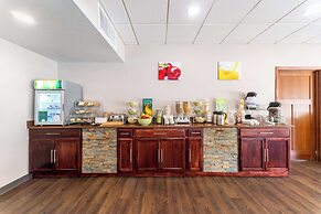 Quality Inn & Suites Vandalia near I-70 and Hwy 51