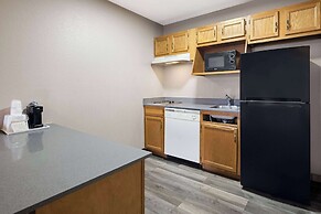Days Inn & Suites by Wyndham Kokomo