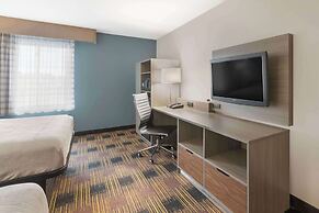Quality Inn Newton at I-80