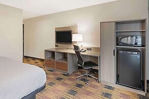 Quality Inn Newton at I-80