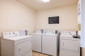 Super 8 by Wyndham O Neill NE