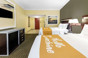 Days Inn by Wyndham Nanuet / Spring Valley