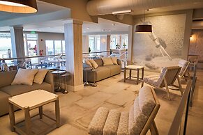 North Shore Oceanfront Resort Hotel with Waterpark