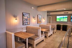 North Shore Oceanfront Resort Hotel with Waterpark