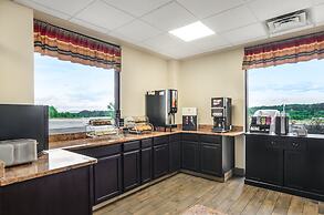 Red Roof Inn Staunton