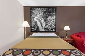 Super 8 by Wyndham Shelton