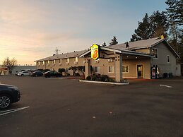 Super 8 by Wyndham Shelton