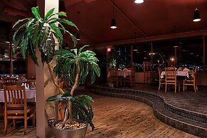 Holiday Inn Hotel & Suites Osoyoos by IHG