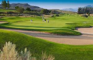 Holiday Inn Hotel & Suites Osoyoos by IHG