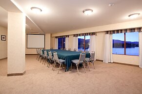 Holiday Inn Hotel & Suites Osoyoos by IHG