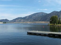 Holiday Inn Hotel & Suites Osoyoos by IHG