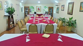 Blue Horizons Garden Resort