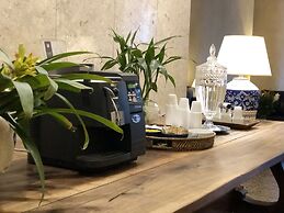 Rojas All Suites Hotel