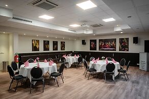 Hotel & Aparthotel Casteau Resort Mons