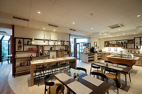 Hotel & Aparthotel Casteau Resort Mons