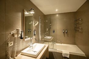 Hotel & Aparthotel Casteau Resort Mons
