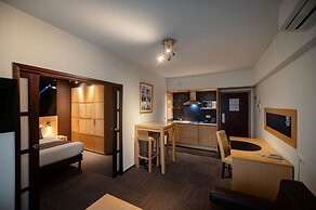 Hotel & Aparthotel Casteau Resort Mons
