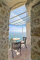 Chateau De La Chevre D Or