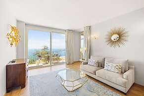 Chateau De La Chevre D Or