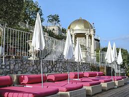 Chateau De La Chevre D Or