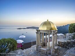 Chateau De La Chevre D Or