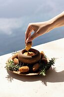 Chateau De La Chevre D Or