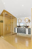 Chateau De La Chevre D Or