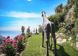 Chateau De La Chevre D Or